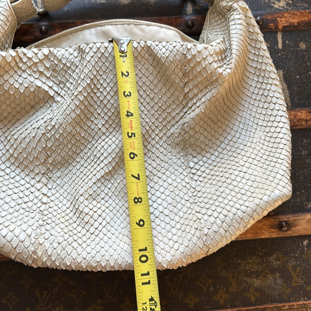 Bottega Veneta Limited Edition Sloan Python Embossed Leather Hobo Bag - Picture 14 of 17